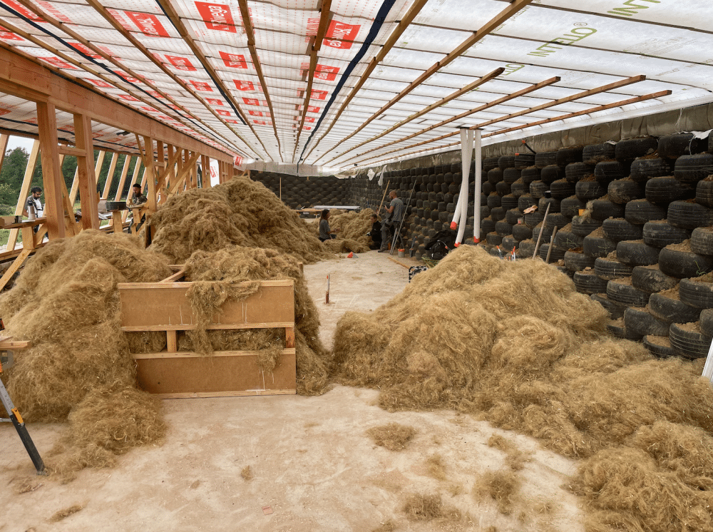 Chantier participatif Earthship