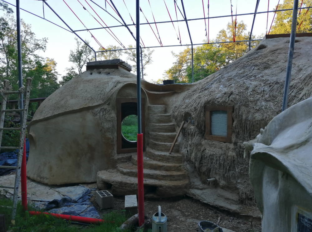 Fabrication d'un Kerterre lors d'un chantier participatif